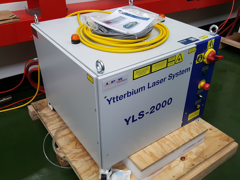 Laser IPG YLS-2000 watt laserbron voor 2kw nauwkeurige lasersnijder